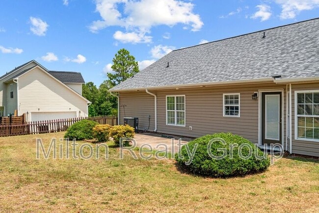 Building Photo - 11 Sawtooth Oak Cir