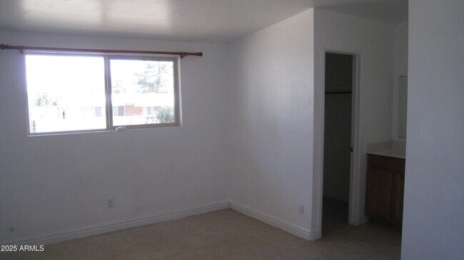 Building Photo - 1665 Cushman Dr