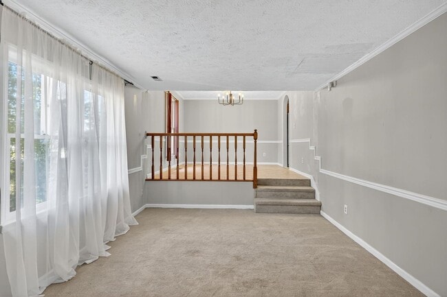 Building Photo - 1040 Rim Rd