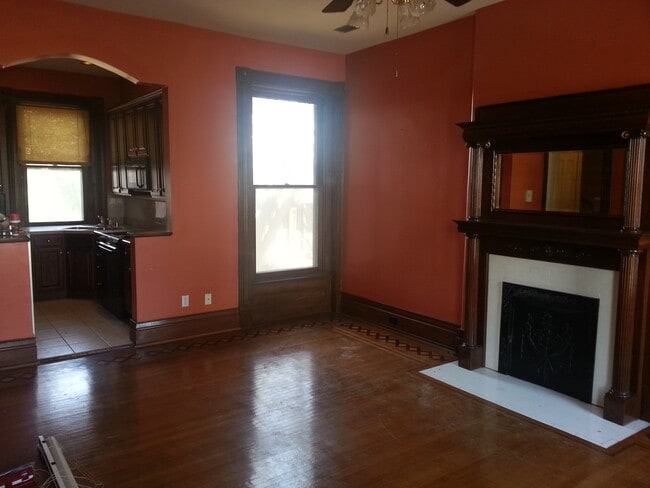 Building Photo - Beautiful 2 bedroom 3 bath condo in the Cherokee Triangle/ Highlands area- ready mid May