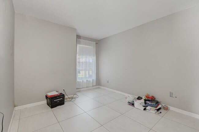 Building Photo - 15846 Country Lake Dr