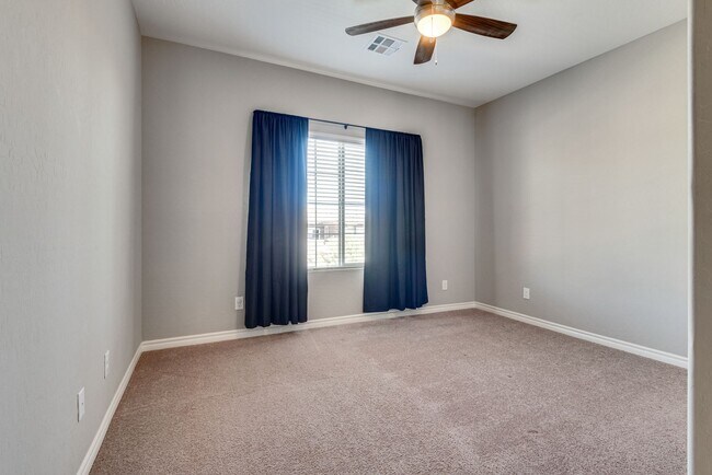 Building Photo - Stunning Summerlin Rental on Private Cul-d...