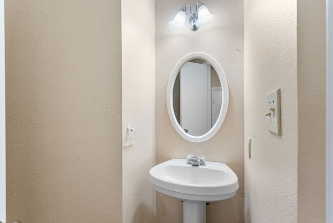 Building Photo - 7038 Cole Creek Dr