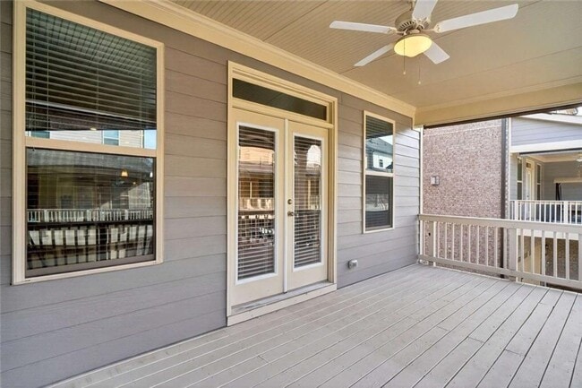 Building Photo - 3960 Redwood Dr