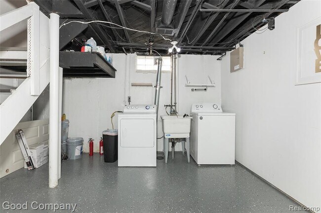 Building Photo - 1197 Catalpa Dr