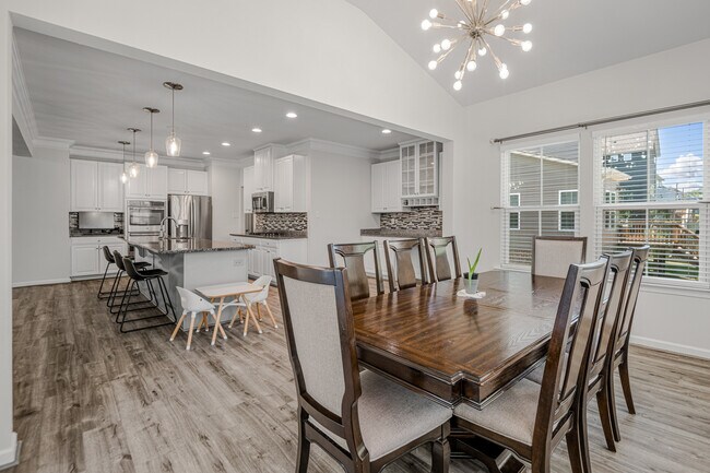 Building Photo - 16848 White Daisy Loop