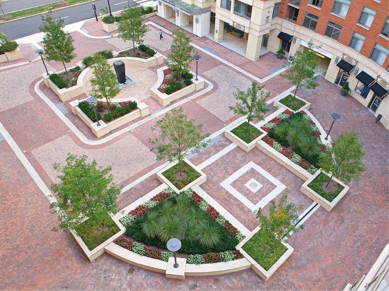 Building Photo - 3650 S Glebe Rd