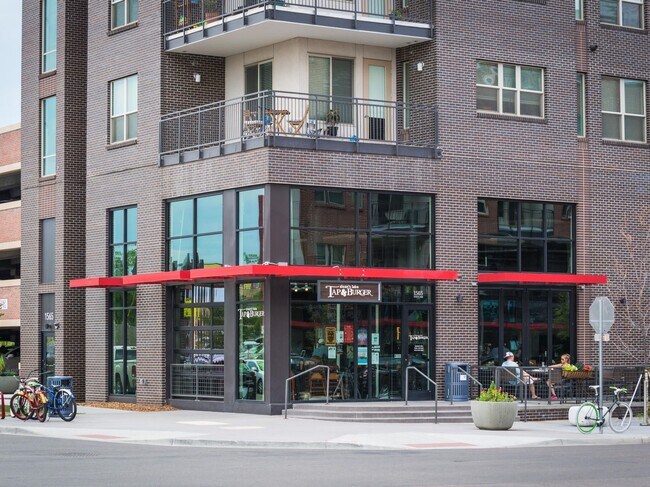 Building Photo - 2703 Grove St