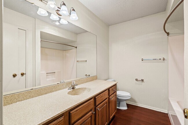 Building Photo - 2721 La Jolla Ct