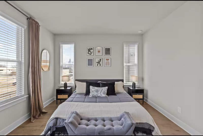 Building Photo - 2115 Isom St