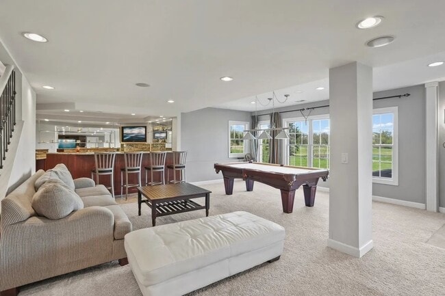 Building Photo - 22 Doral Dr