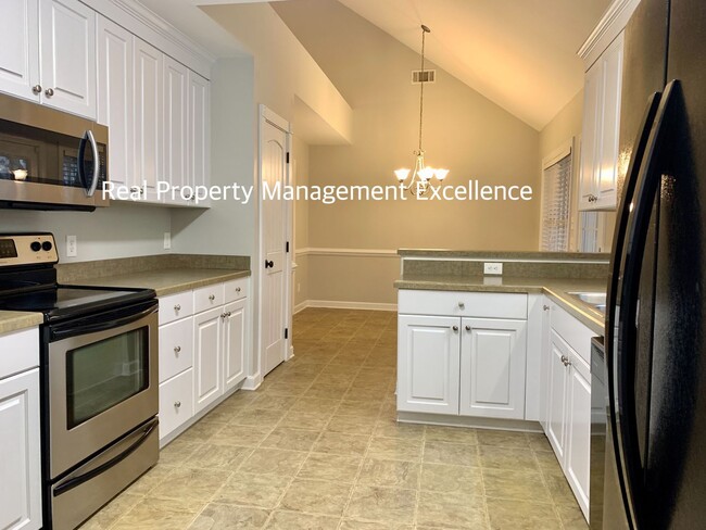 Building Photo - Spacious Corner Lot Ranch in Princeton, Fe...