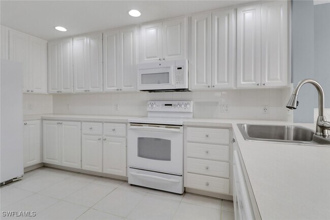 Building Photo - 28721 Alessandria Cir