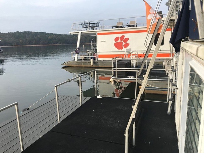 Building Photo - House Boat on Clemson Marina