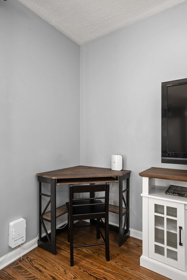 Building Photo - 2307 E 65th St