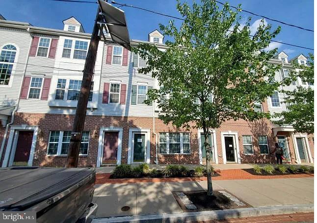 Building Photo - 1038 Lamberton St