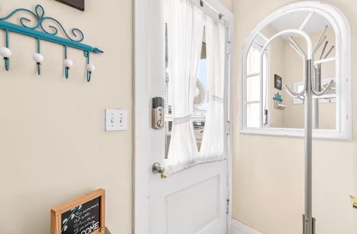 Building Photo - 429 W Ann Arbor Trl