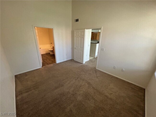 Building Photo - 10550 W Alexander Rd