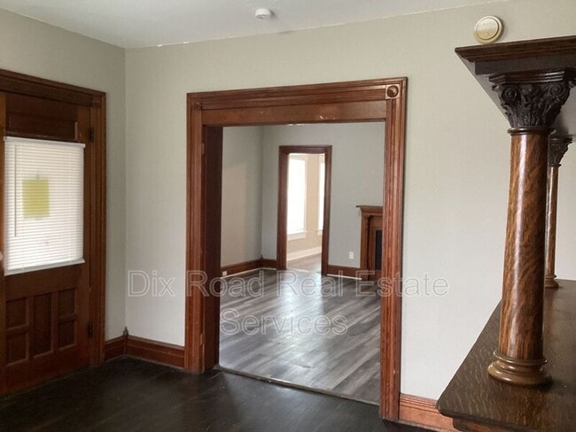 Building Photo - 335 Watervliet Ave
