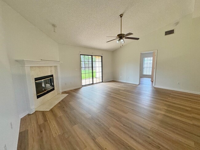 Building Photo - 2086 Magnus Ln