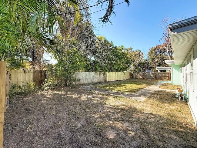 Building Photo - 7250 12th Ave N