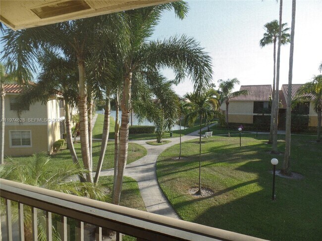 Building Photo - 1239 SW 46th Ave