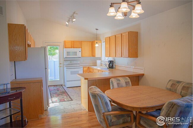 Building Photo - 1371 Saginaw Pointe Dr