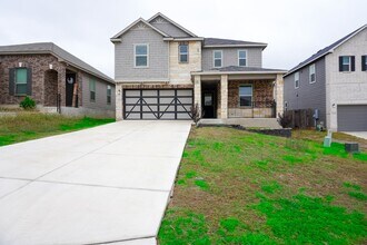 Building Photo - Feels Like New, 3 Bedroom in Champions Manor