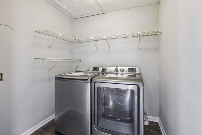Building Photo - 4972 Vermack Rd