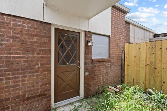 Building Photo - 8268 Heartfield Ln