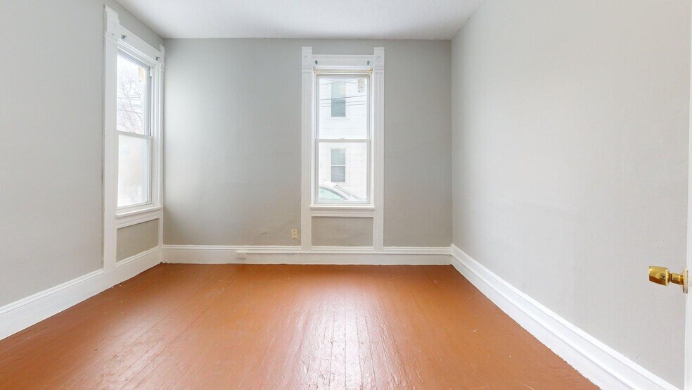 Building Photo - 3165 W 31st St