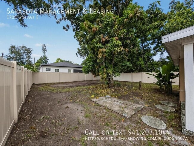 Building Photo - 1708 6th Ave E
