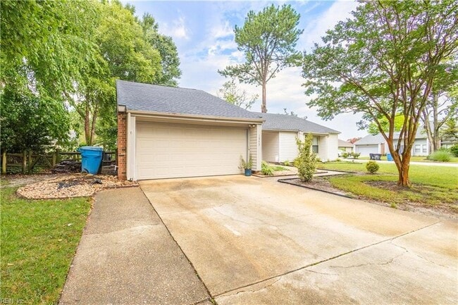 Building Photo - 1545 Lakeport Ct