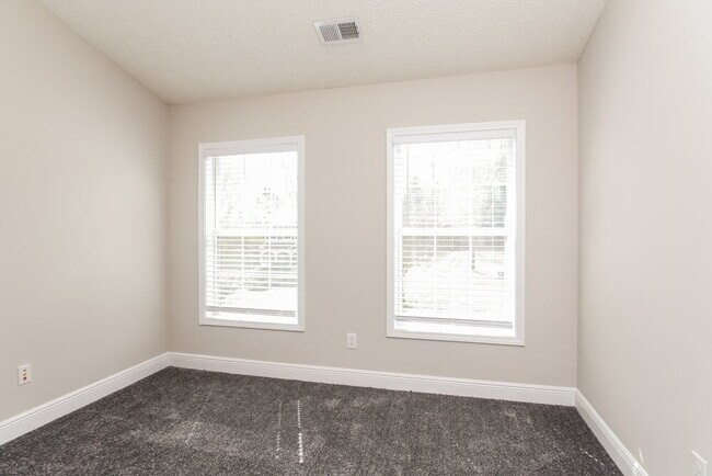 Building Photo - 7038 Hillcrest Chase Ln