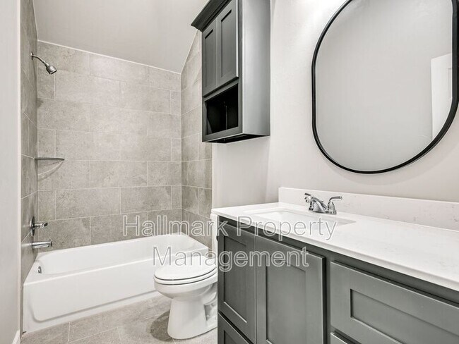 Building Photo - 1007 Magnolia Dr