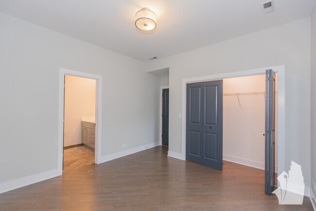 Building Photo - 2737 N Wayne Ave