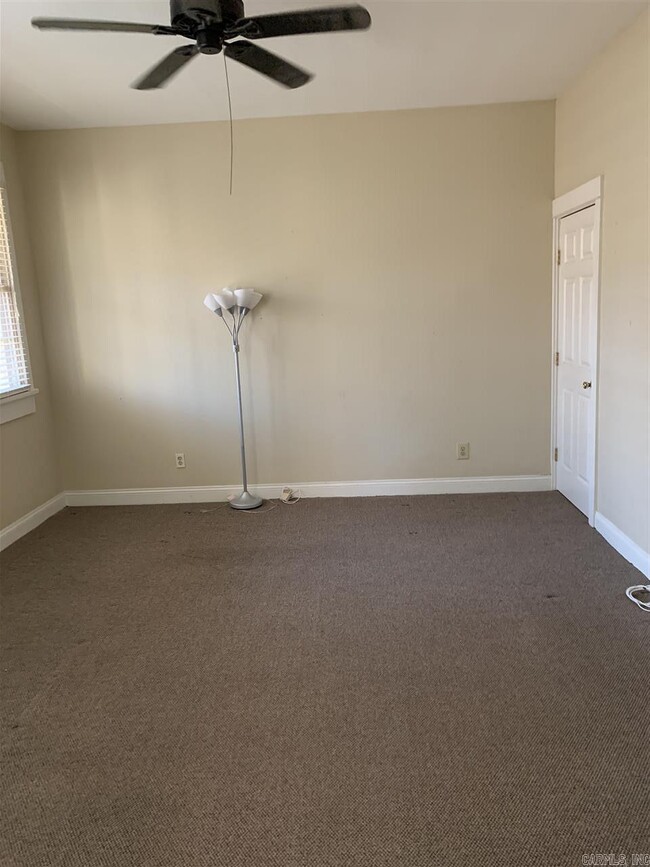 Building Photo - 303 Rosetta St