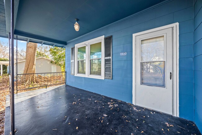 Building Photo - Freshly painted 3-bed, 2-bath home in the firestone are of Gastonia!