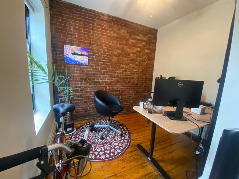 Building Photo - 1675 Washington St