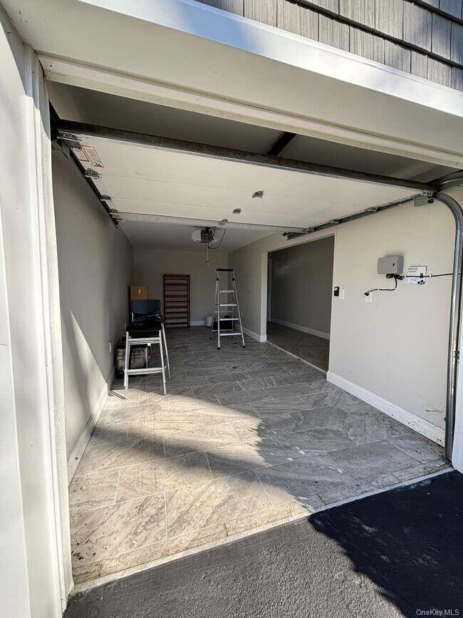 Building Photo - 70 Appletree Ln