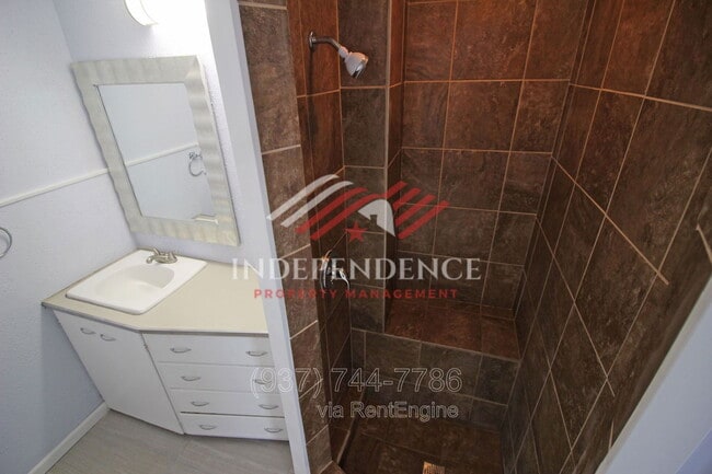 Building Photo - 78 Notre Dame Ave