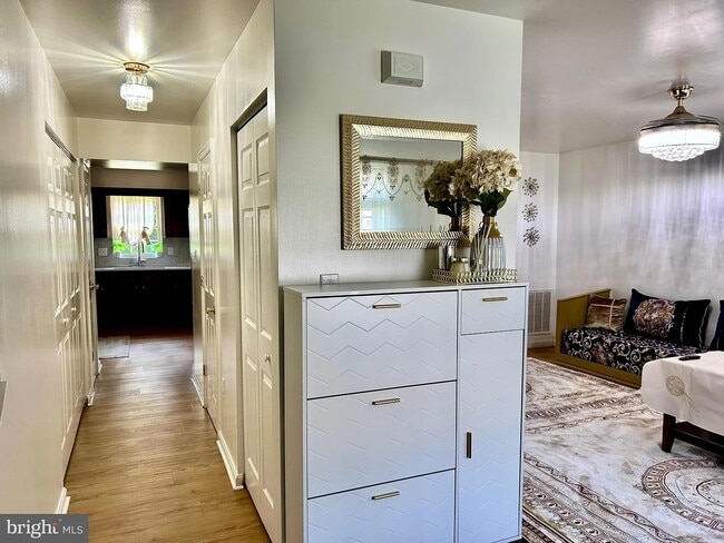 Building Photo - 358 Stonehedge Ln