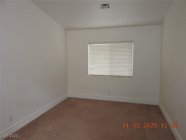 Building Photo - 240 Rustic Club Way