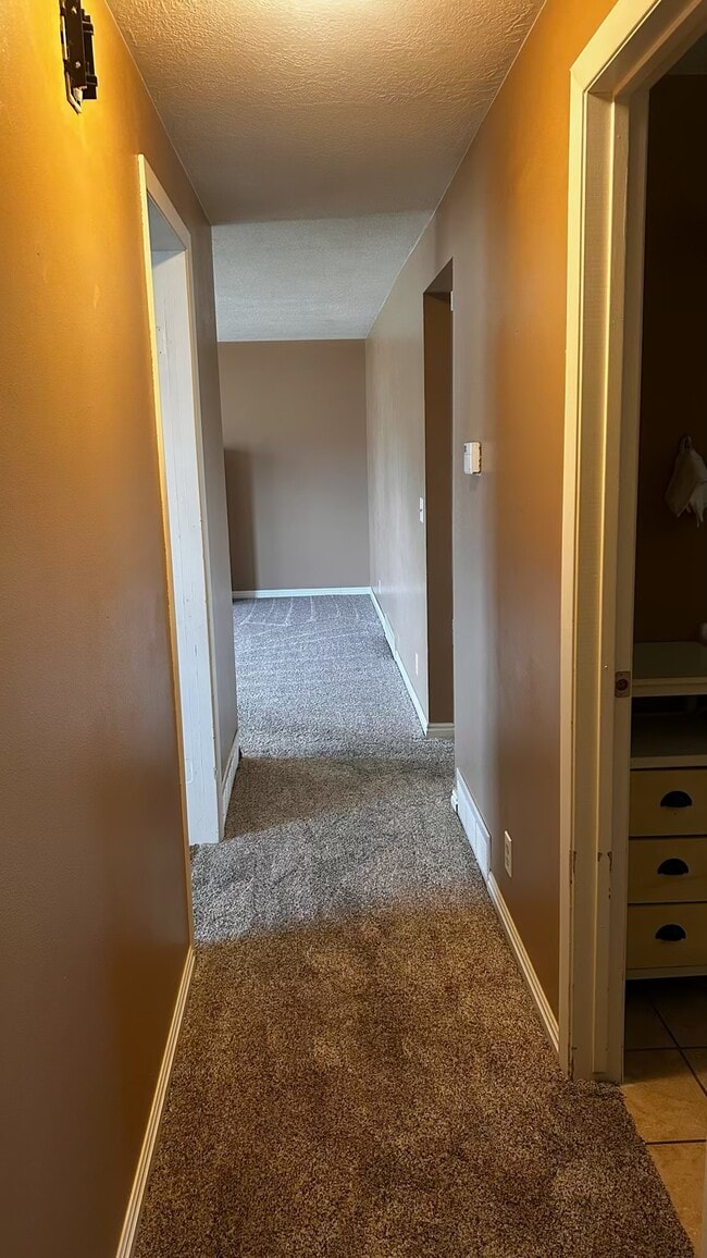 Building Photo - 531 W 660 S