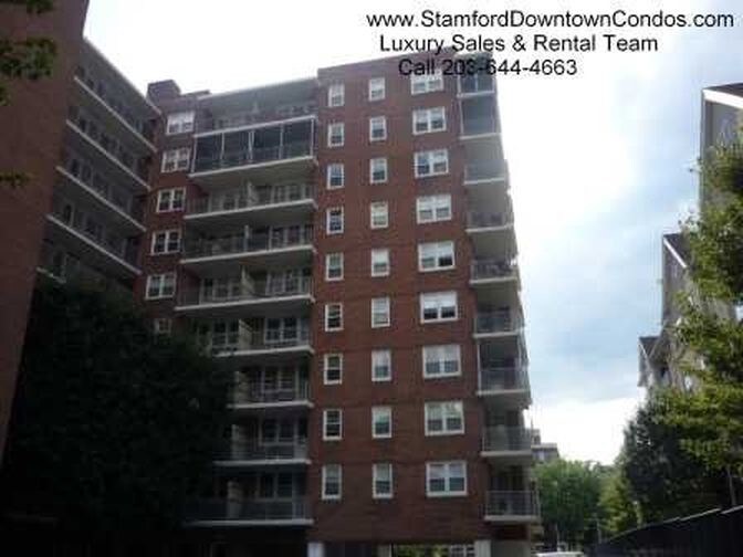 Building Photo - 444 Bedford St