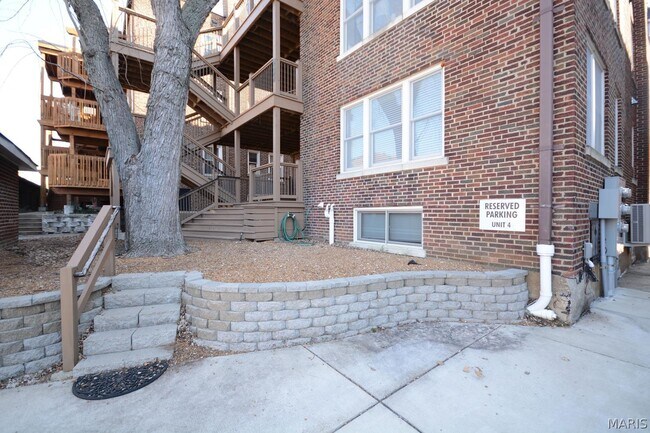 Building Photo - 6321 Southwood Ave