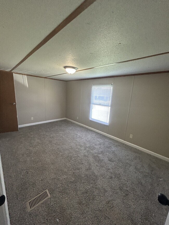 Building Photo - 302 Wilson Dr