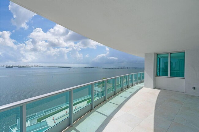 Building Photo - 1331 Brickell Bay Dr