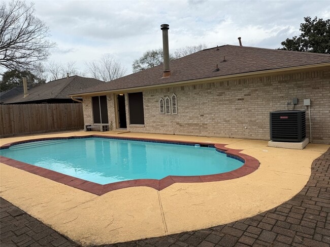 Building Photo - 2314 Clear Ridge Dr