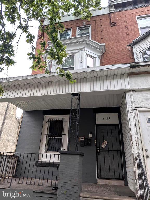 Building Photo - 1343 W Pike St